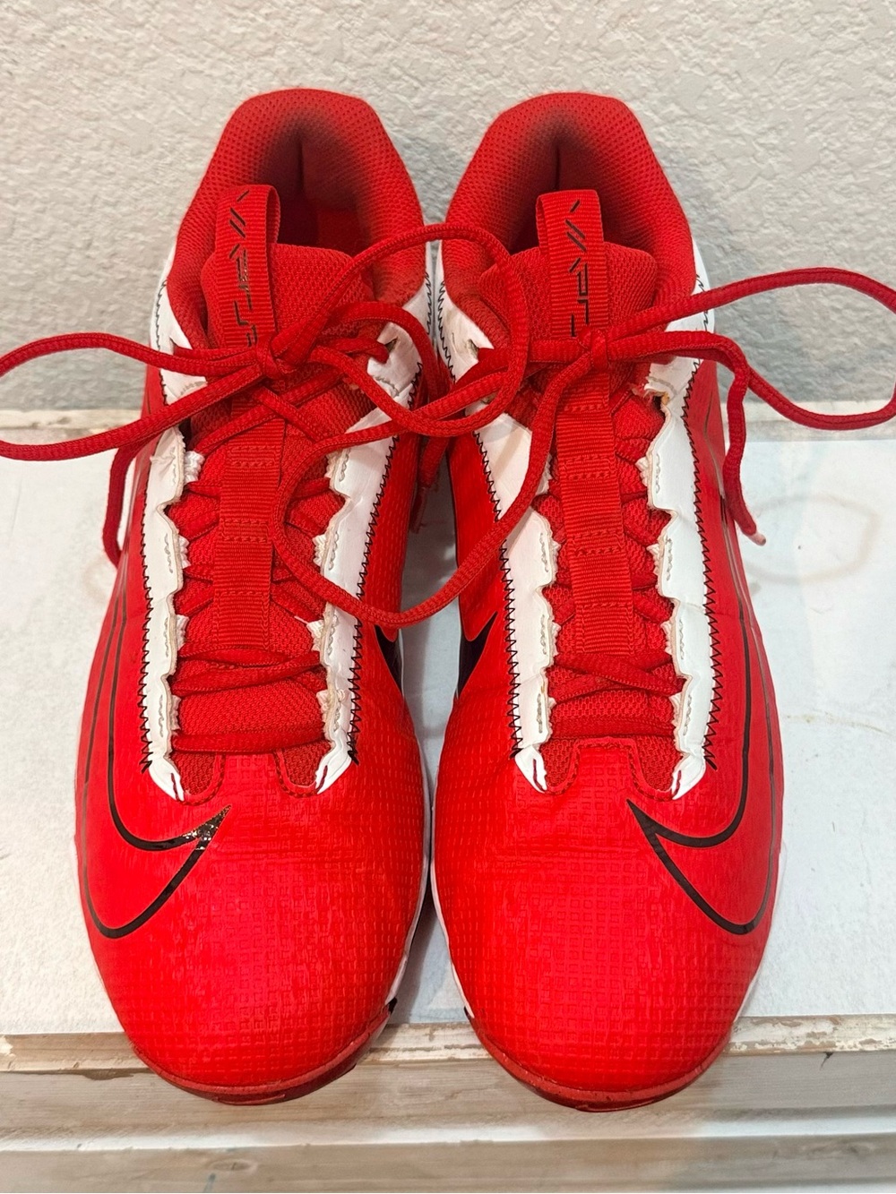 Nike Men’s Vapor Shark 2 Football Cleats, Size 9